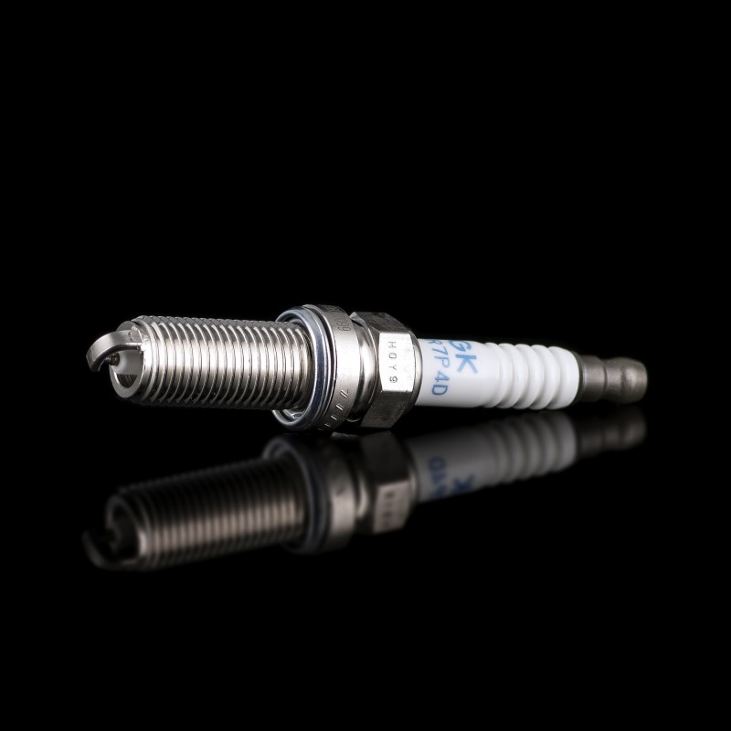 Свеча зажигания ILKAR7P 4D  