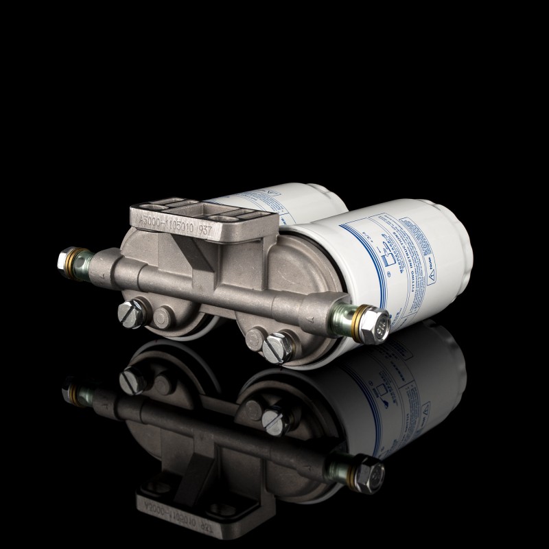 Фильтр топливный в сборе с кронштейном (2 шт. в к-те) Фильтр топливный в сборе с кронштейном (2 шт. в к-те)