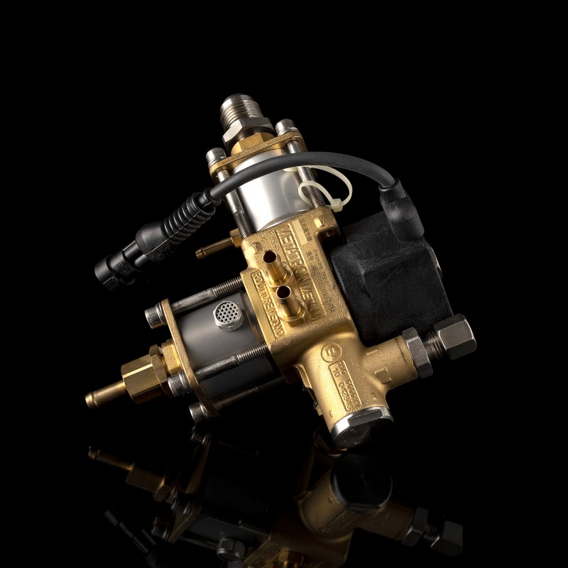 Редуктор давления воздуха J4R00-1113240ASF2-P64