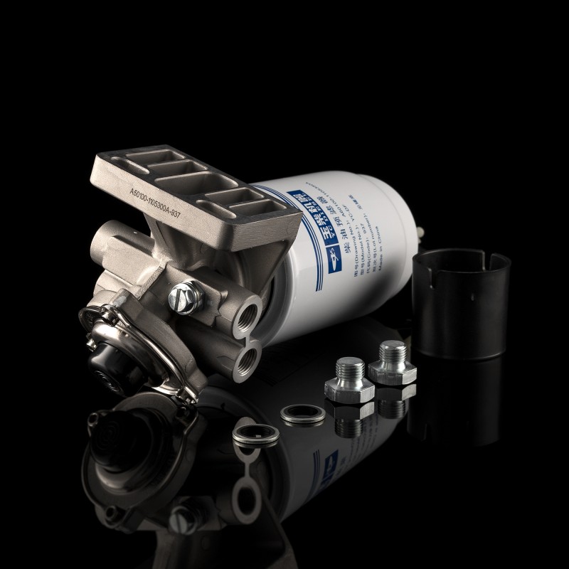 Фильтр топливный с кронштейном  