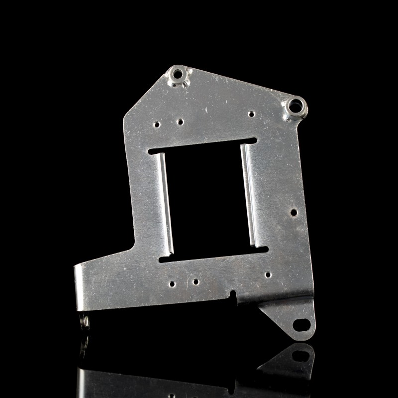 Разъем подключения блока управления двигателем  