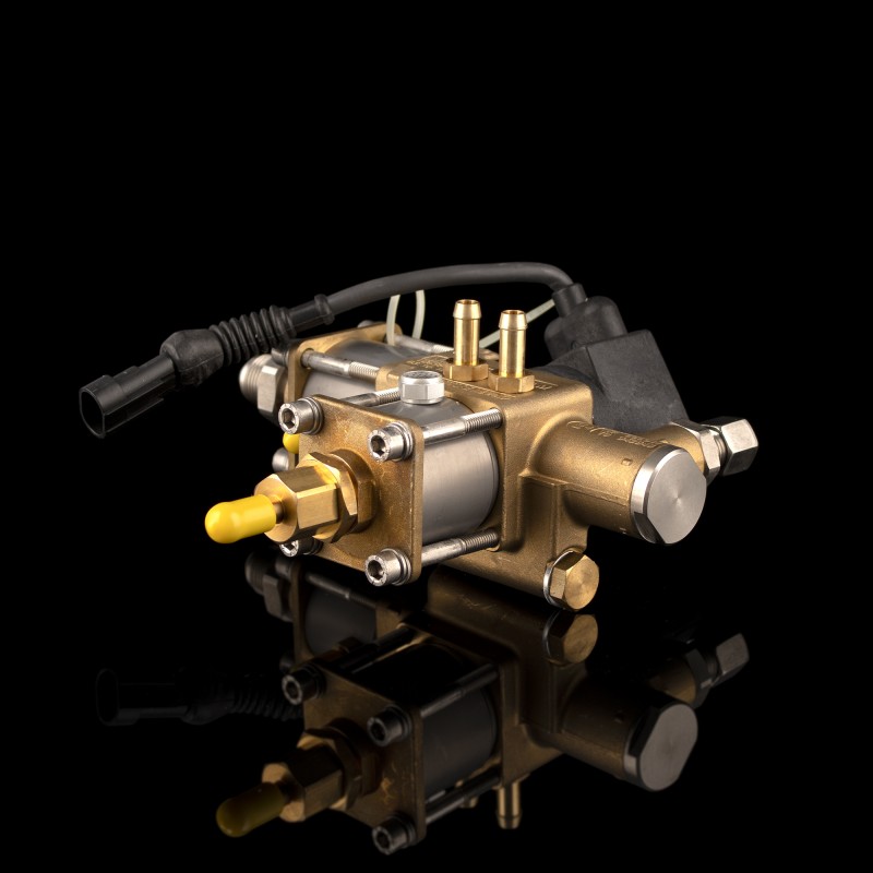 Редуктор газовый высокого давления J4T00-1113240-P64