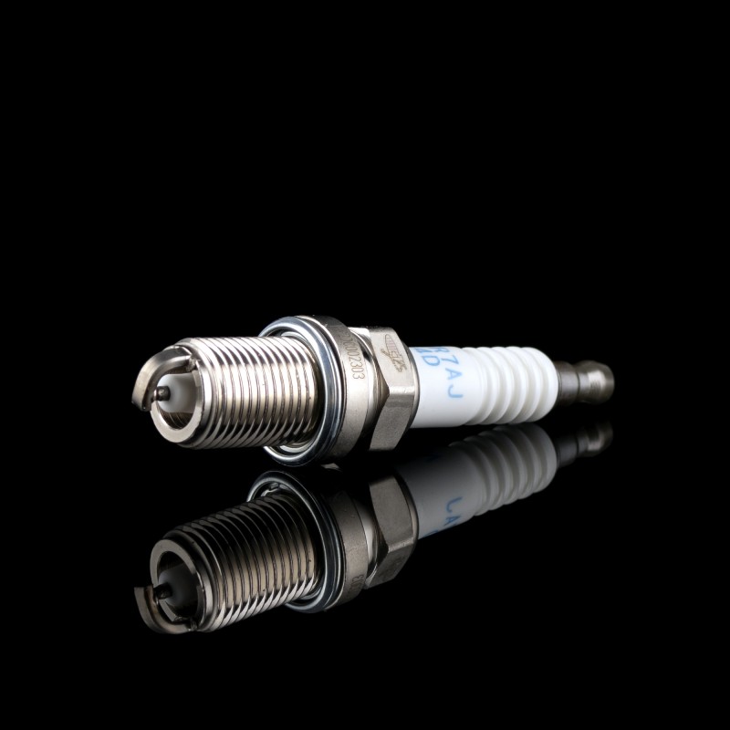 Свеча зажигания IFR7AJ 4D  