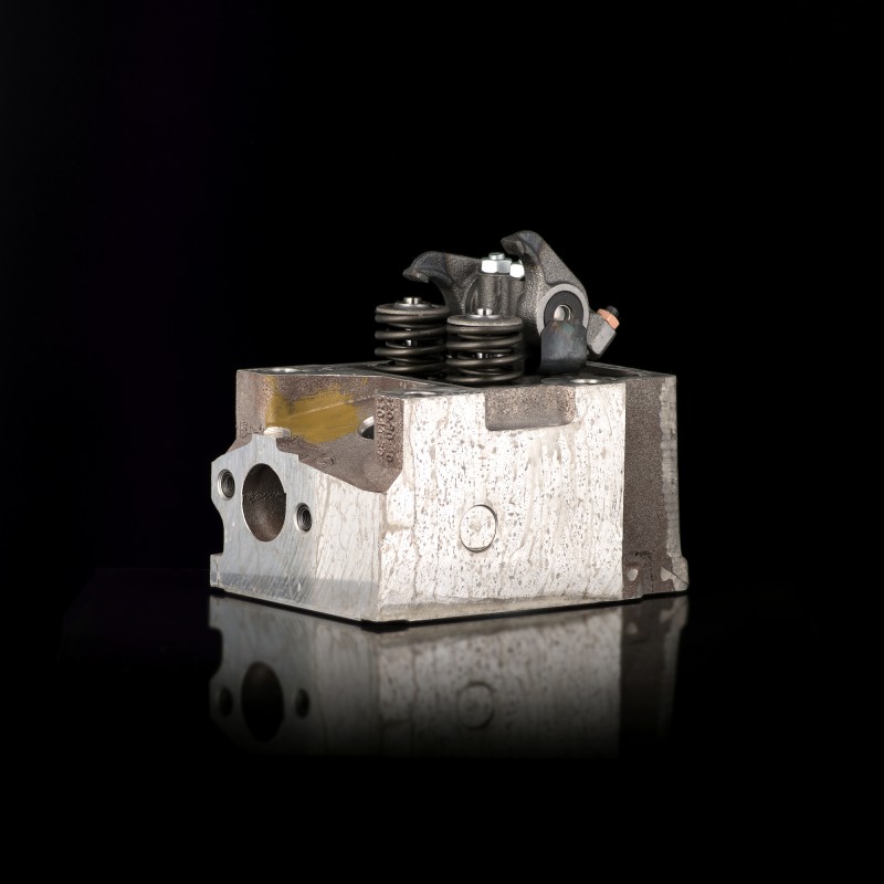 Головка цилиндра с клапанами 820.90-1003010-30 Головка цилиндра с клапанами 820.90-1003010-30