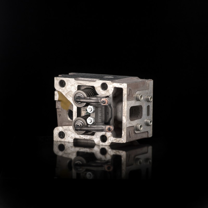 Головка цилиндра с клапанами 820.90-1003010-30 Головка цилиндра с клапанами 820.90-1003010-30