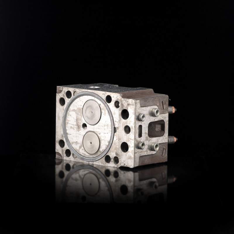 Головка цилиндра с клапанами 820.90-1003010-30 Головка цилиндра с клапанами 820.90-1003010-30