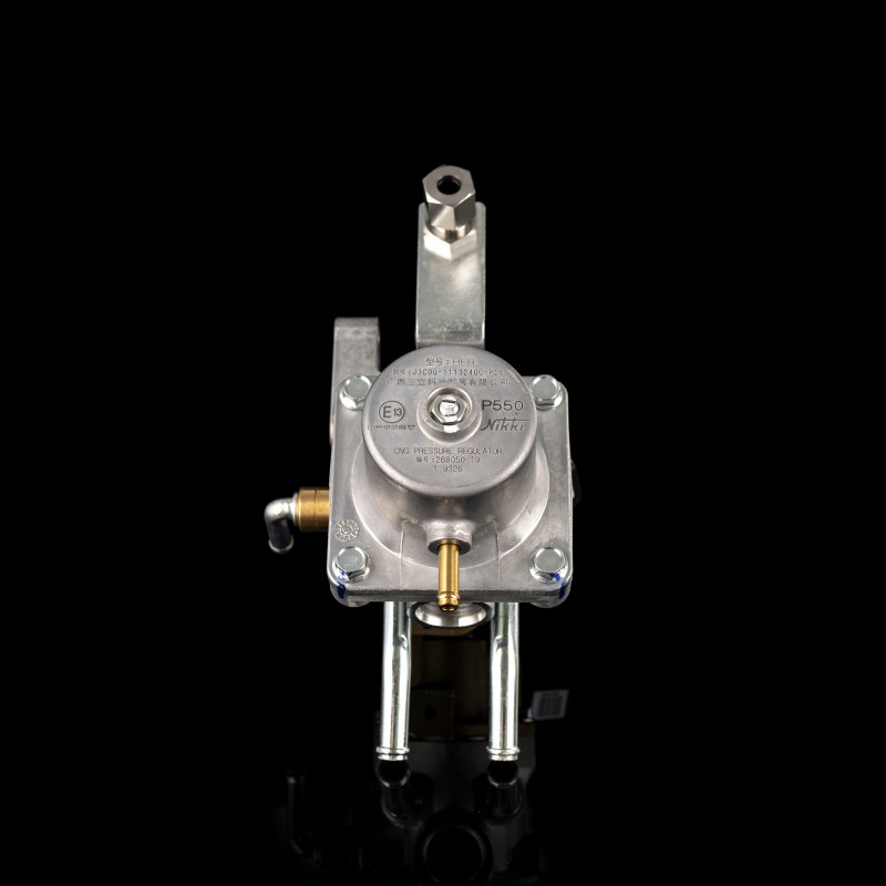 Редуктор газовый высокого давления J3C00-1113240C-P26